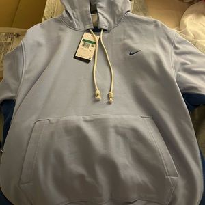 Too small for my man brand new Nike hoodie.